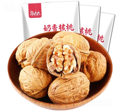 ��̫̫����b�Թ����e�W(w��ng)�t��ʳ�������