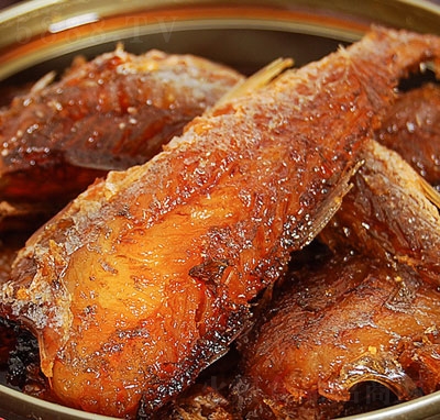 �����~�S���~�������r���^