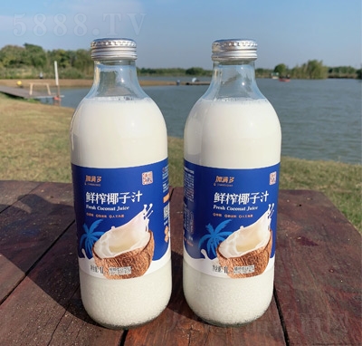 加滿多鮮榨椰子汁1L