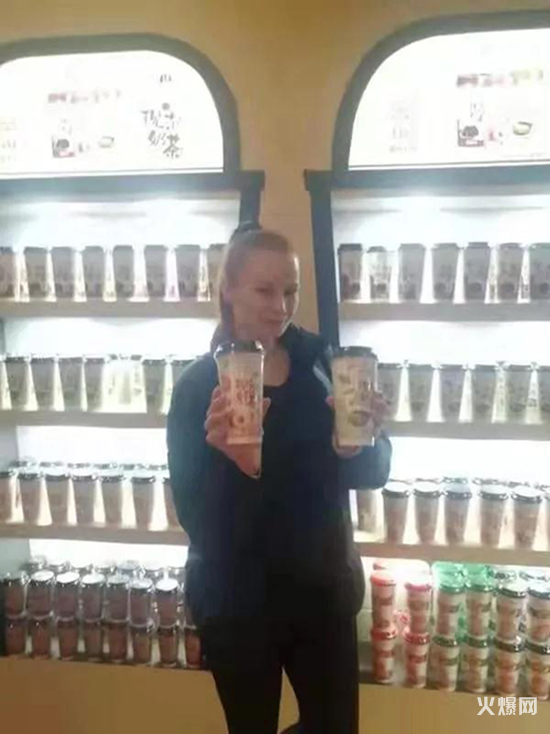 香碳乳現(xiàn)泡奶茶 香碳乳現(xiàn)泡奶茶