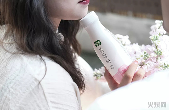 伊利植選玫瑰燕麥植物奶 伊利植選玫瑰燕麥植物奶