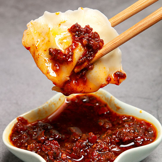 �L�~(y��)���u