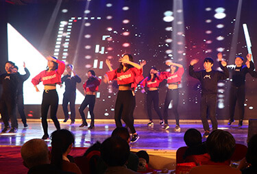 ��10��c�_(k��i)��(ch��ng)�衶���(d��ng)�ഺ�������ഺ��ģ�ӣ�