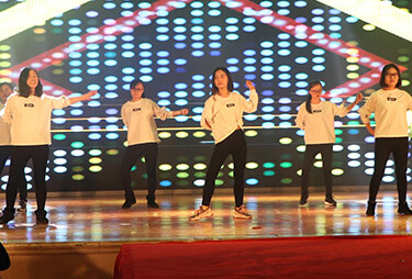 ��һ�ӵĻ𱬷����ഺ���衶cilicili������һ��high